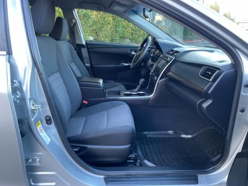 Used 2016 Toyota Camry LE image 19