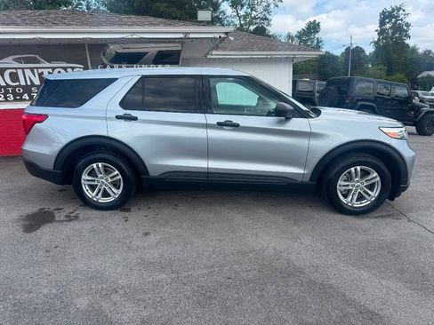 Used 2023 Ford Explorer 2WD image 3