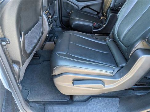 Used 2025 Jeep Grand Cherokee L Limited image 19