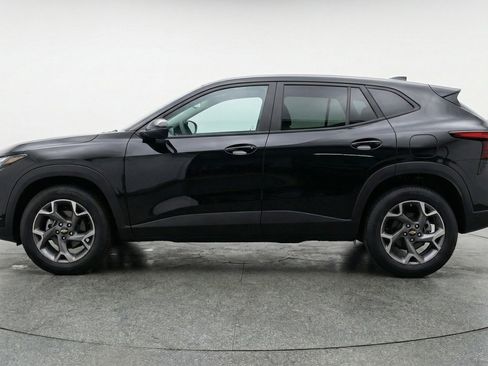 Used 2025 Chevrolet Trax LT FWD image 5