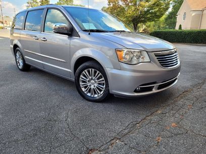 Used 2014 Chrysler Town & Country Touring-L w/ Driver Convenience Group