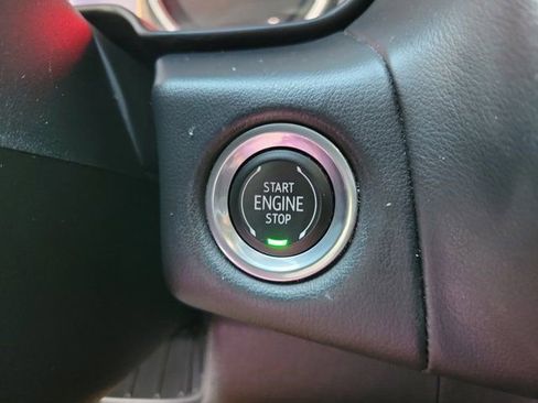 Used 2021 Chevrolet Suburban Premier w/ Premium Package image 30