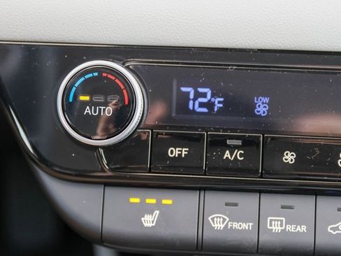 New 2026 Hyundai Elantra Limited image 21