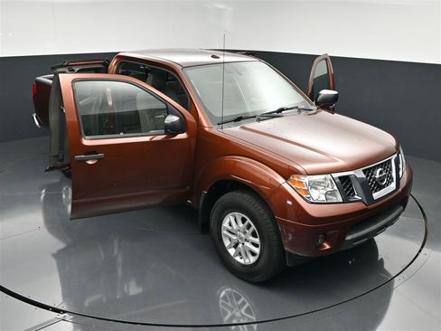Used 2017 Nissan Frontier SV w/ SV Value Truck Package AWD/4WD image 36