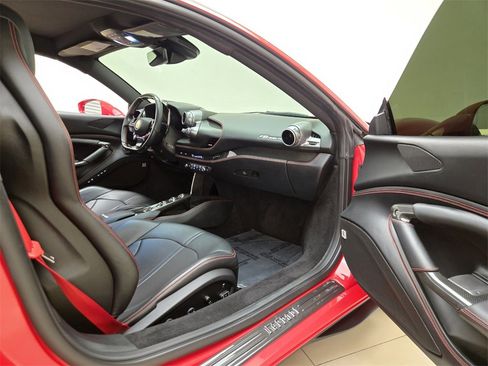Used 2020 Ferrari F8 Tributo image 22
