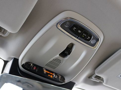 Used 2021 Volvo XC90 T6 Momentum image 46