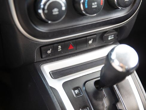 Used 2015 Jeep Compass Latitude image 15