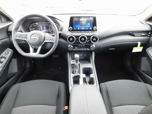 Used 2025 Nissan Sentra SV w/ All-Weather Package image 17