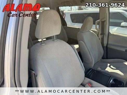 Used 2011 Toyota Sienna LE image 12