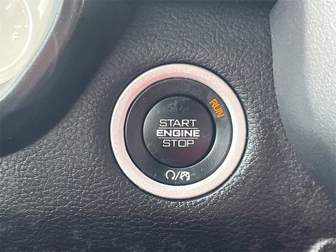 Used 2024 RAM 1500 Laramie image 27