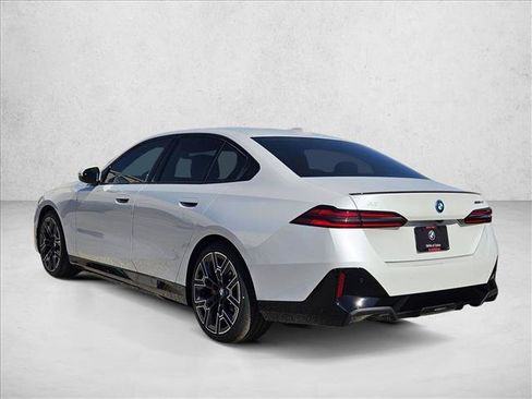Used 2026 BMW i5 eDrive40 w/ M Sport Package RWD image 8