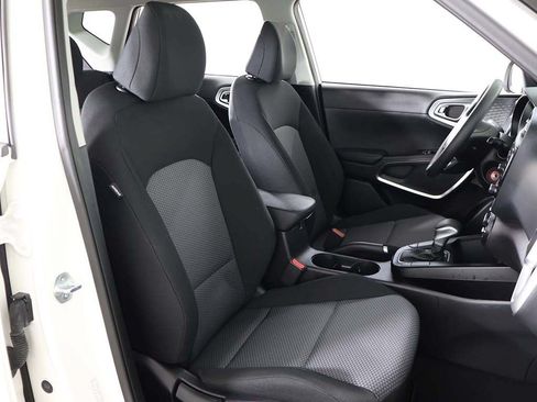 Used 2023 Kia Soul LX FWD image 27