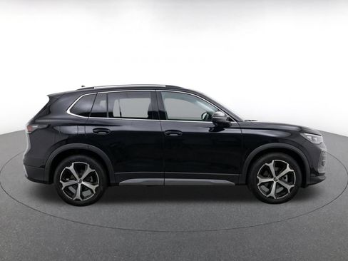 Used 2026 Volkswagen Tiguan SE FWD image 10