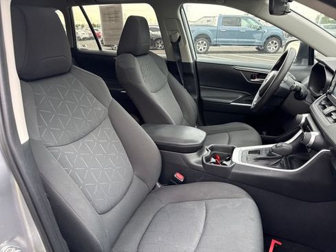 Used 2019 Toyota RAV4 XLE w/ Convenience Package AWD/4WD image 13