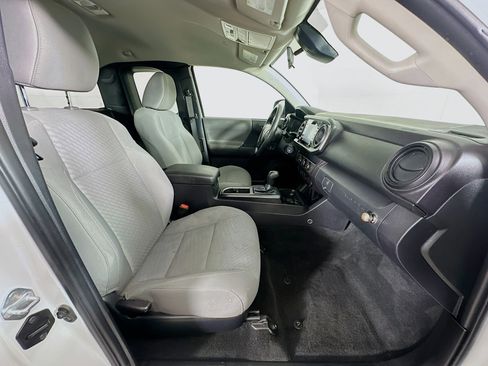 Used 2022 Toyota Tacoma SR RWD image 27