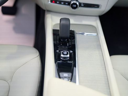 Certified 2025 Volvo V60 B5 Cross Country Plus image 19