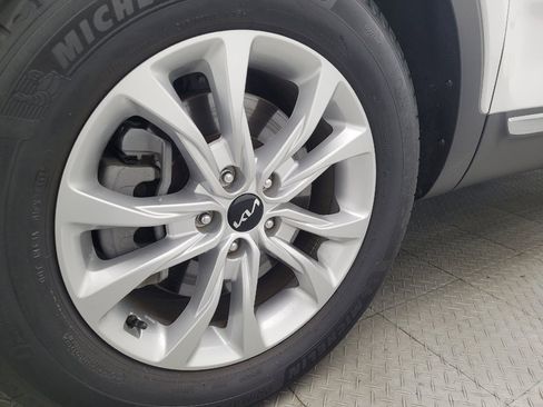 Used 2022 Kia Telluride LX FWD image 31