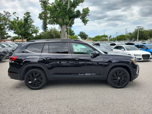 New 2026 Volkswagen Atlas SE FWD image 3