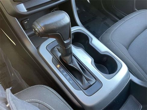 Used 2017 Chevrolet Colorado LT w/ LT Convenience Package image 21