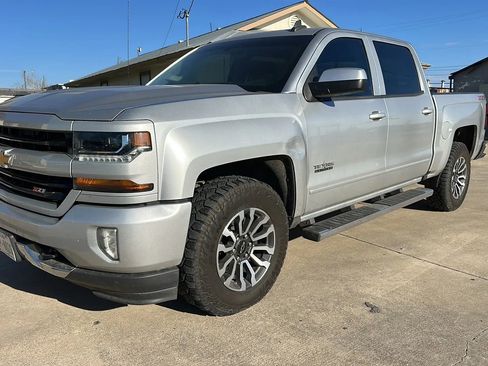 Used 2018 Chevrolet Silverado 1500 LT w/ Texas Edition image 1