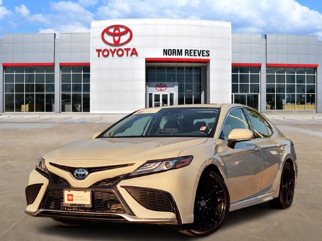 Used 2023 Toyota Camry XSE w/ Navigation Package FWD image 1