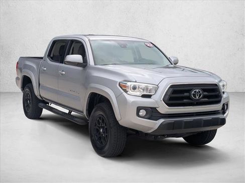 Used 2022 Toyota Tacoma SR5 w/ Technology Package RWD image 3