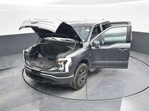 Used 2023 Ford F150 Lightning Lariat image 42