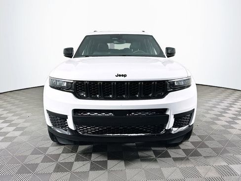 Certified 2023 Jeep Grand Cherokee L Laredo image 4