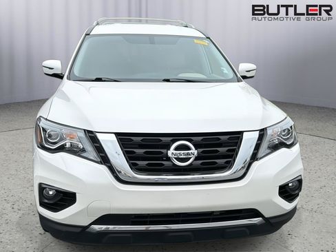 Used 2019 Nissan Pathfinder SL FWD image 4