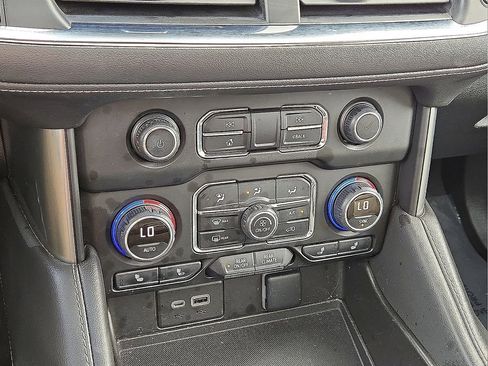 Used 2022 Chevrolet Tahoe Z71 w/ Luxury Package image 30