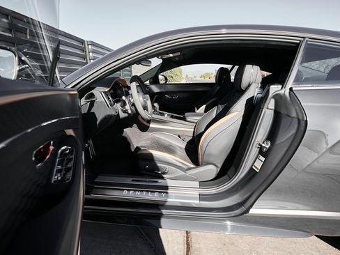 Used 2025 Bentley Continental GT Speed image 24