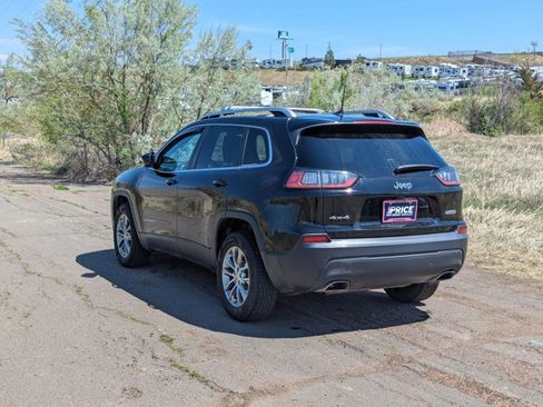 Used 2019 Jeep Cherokee Latitude Plus w/ Cold Weather Group AWD/4WD image 7