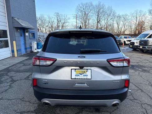 Certified 2022 Ford Escape SE image 4