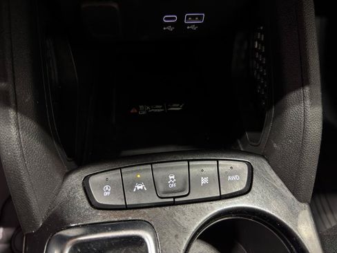 Used 2025 Chevrolet TrailBlazer LT w/ Convenience Package AWD/4WD image 16