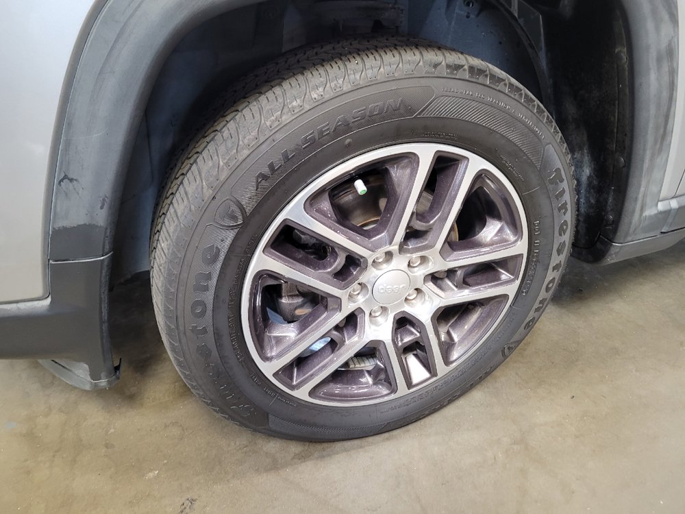 Used 2018 Jeep Compass Latitude FWD image 31
