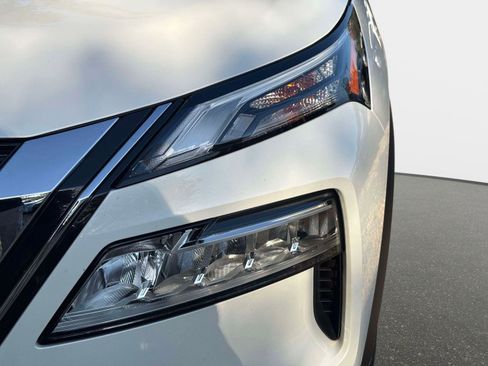 Used 2023 Nissan Rogue SV image 10