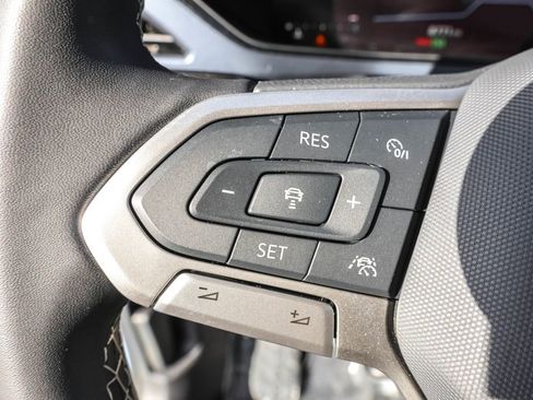 Used 2024 Volkswagen Taos SE image 20