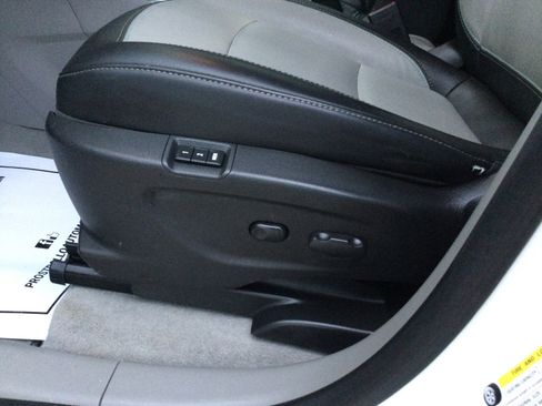 Used 2014 Buick Encore Premium image 8