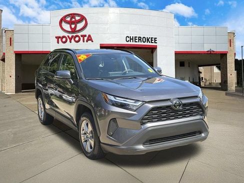 Used 2025 Toyota RAV4 XLE FWD image 3