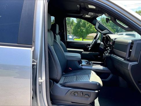 Used 2025 Chevrolet Silverado 2500 ZR2 w/ Technology Package AWD/4WD image 7