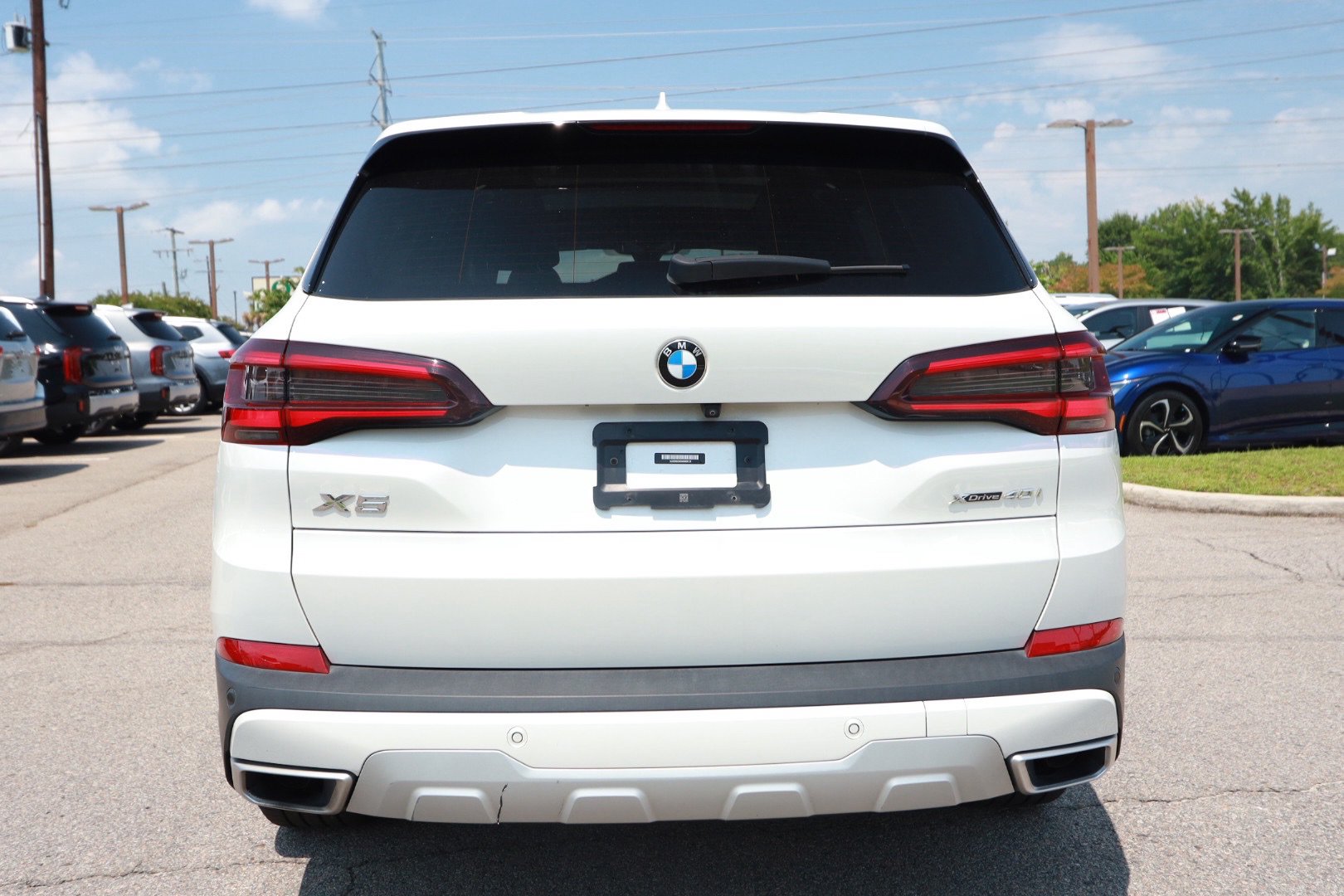 Used 2022 BMW X5 xDrive40i w/ Premium Package AWD/4WD image 4