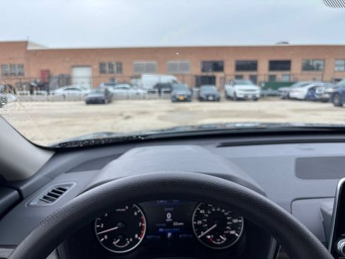 Used 2025 Nissan Altima 2.5 SV FWD image 31