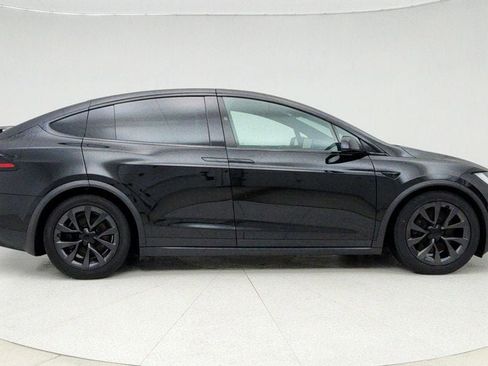 Used 2024 Tesla Model X image 4
