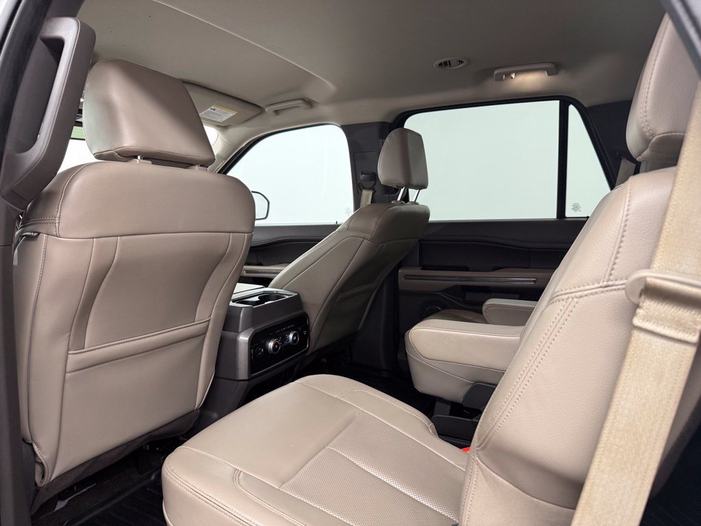 Used 2021 Ford Expedition XLT RWD image 16