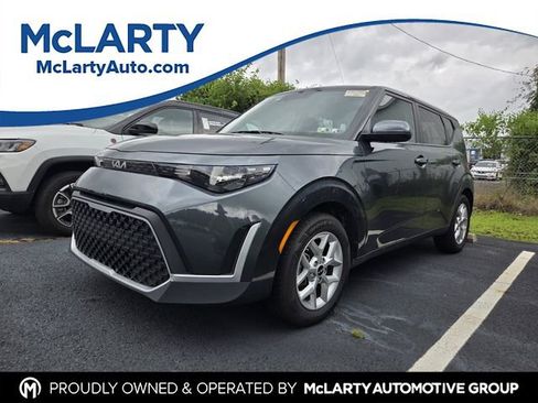 Used 2025 Kia Soul LX w/ LX Technology Package FWD image 1