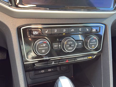 Used 2021 Volkswagen Atlas SEL Premium image 22