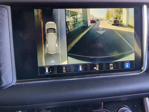 Used 2023 GMC Yukon Denali image 17