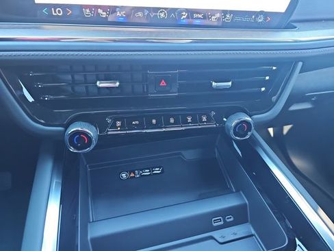 New 2026 Chevrolet Tahoe High Country AWD/4WD image 18