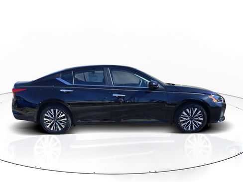 New 2025 Nissan Altima 2.5 SV w/ SV Premium Package image 3