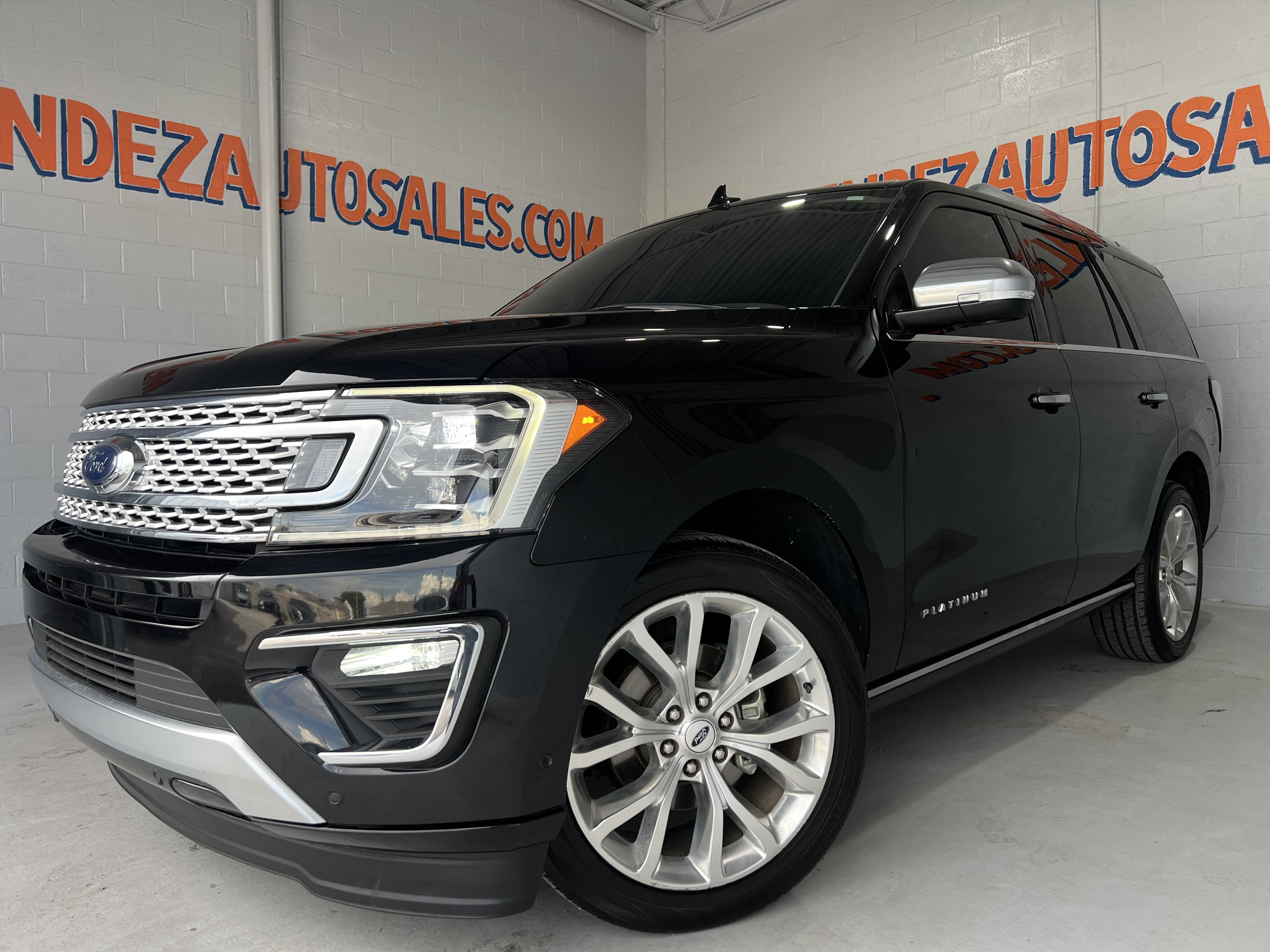 Used 2019 Ford Expedition Platinum RWD image 1